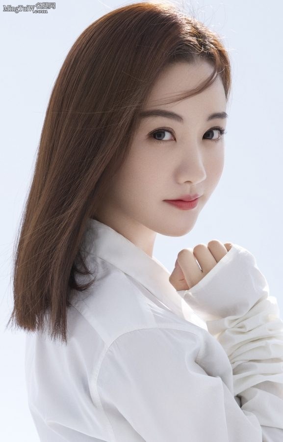 女明星杨蓉牛仔裙长腿美足漂亮写真(4/4)