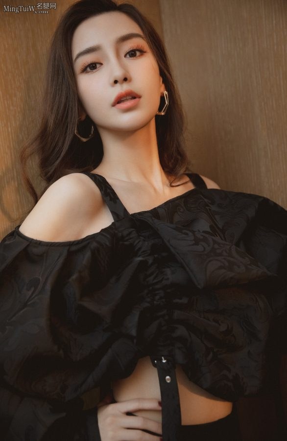 杨颖Angelababy长腿+精美脸部太美了(4/11)