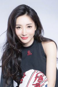 柳岩美美写真不穿鞋盘腿露脚（第3张/共7张）