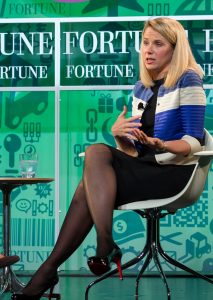 雅虎CEOMarissa Mayer的黑丝袜腿