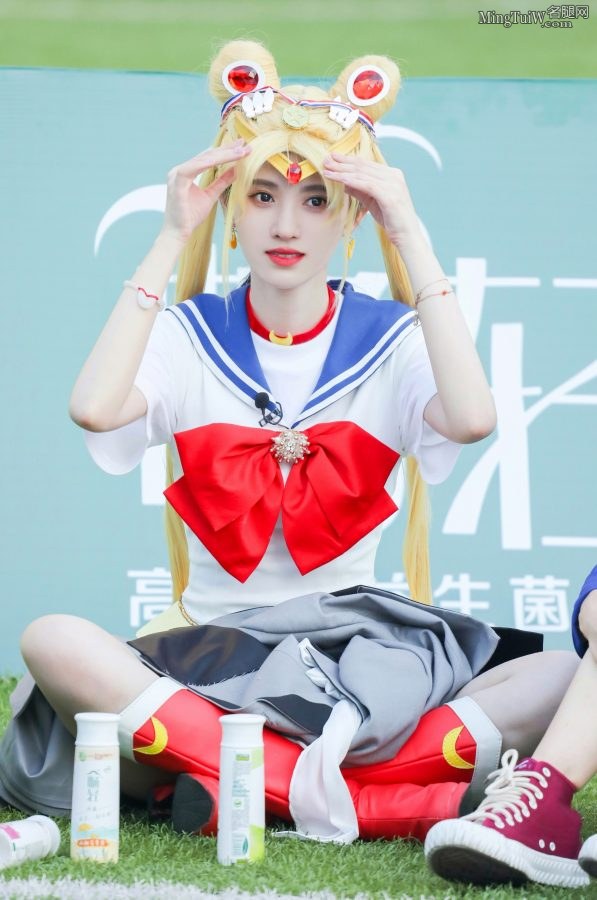 《青春环游记2》鞠婧祎变身成为美少女战士水冰月(2/4)