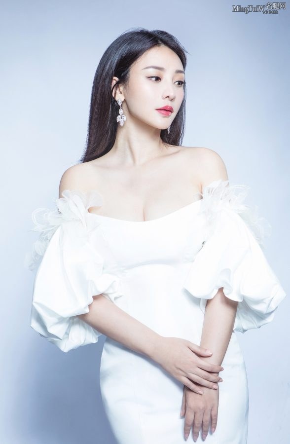 柳岩的重点是上半身 真的好大(6/6)