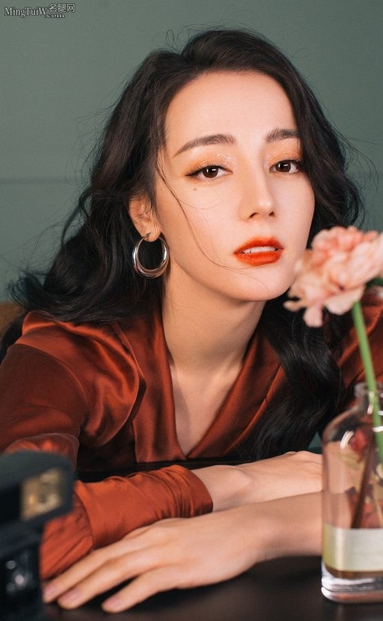 迪丽热巴的盛世美颜 这脸谁都受不了(3/7)