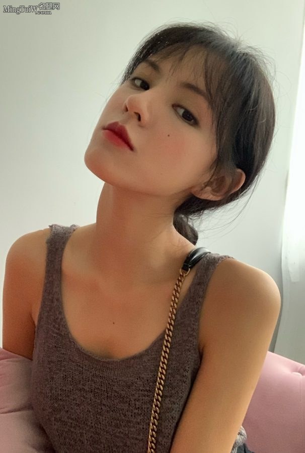萌妹子张予曦长腿生活照(4/7)