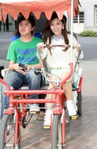 豆花妹蔡黄汝踩人力车抬起肉丝腿