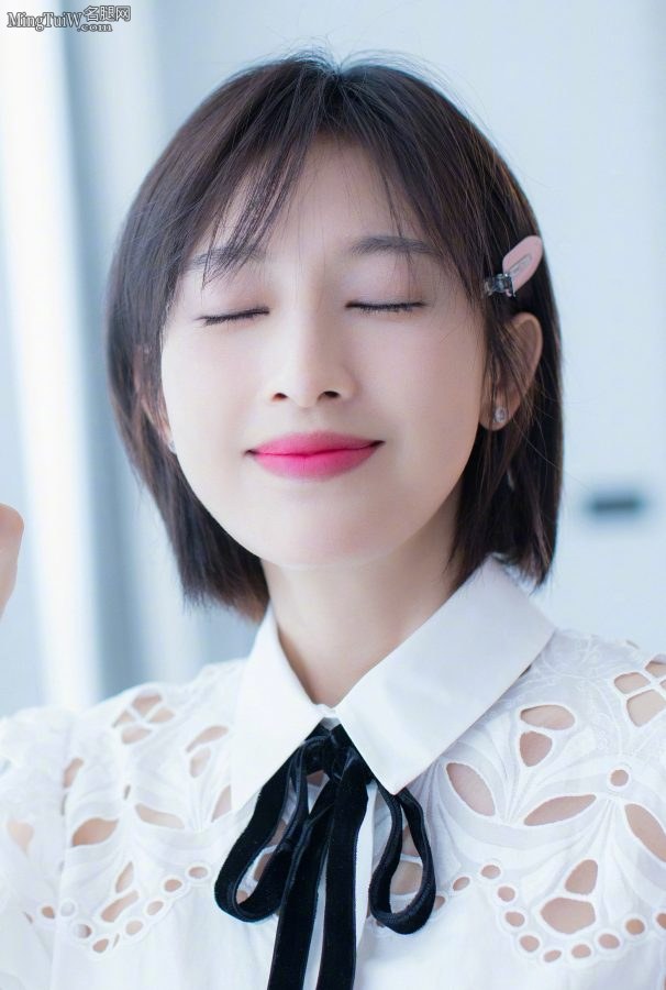 短发美女张俪笔直的美腿爱了(3/3)