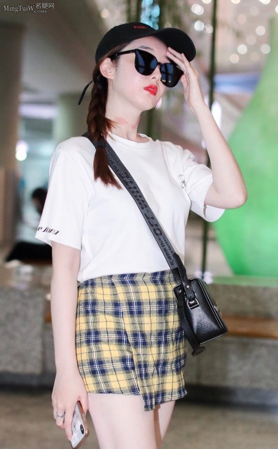 机场拍摄蒋梦婕的大腿真是太白了(5/5)