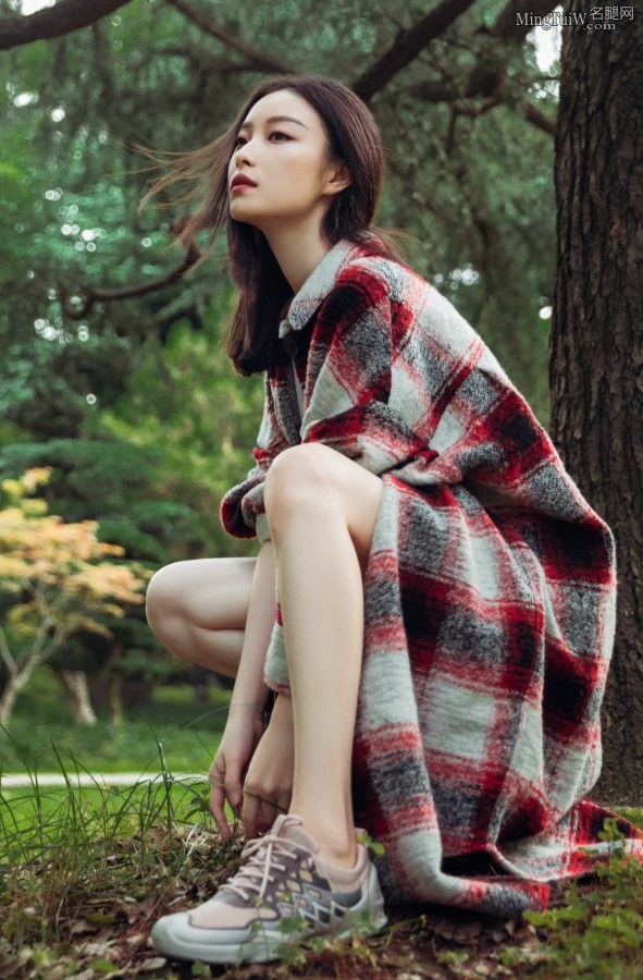 倪妮白皙的玉腿美照(3/13)