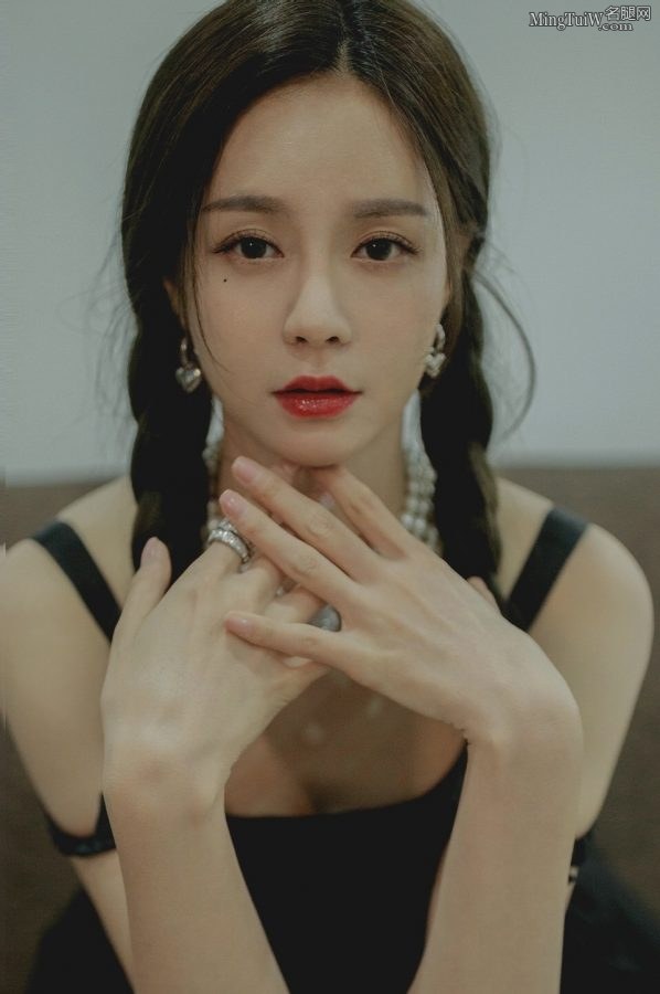 沈梦辰双马尾清纯美腿细长(5/7)