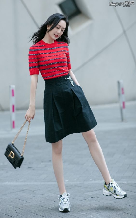 王鸥白皙直腿照片气质甜美勾人(4/11)
