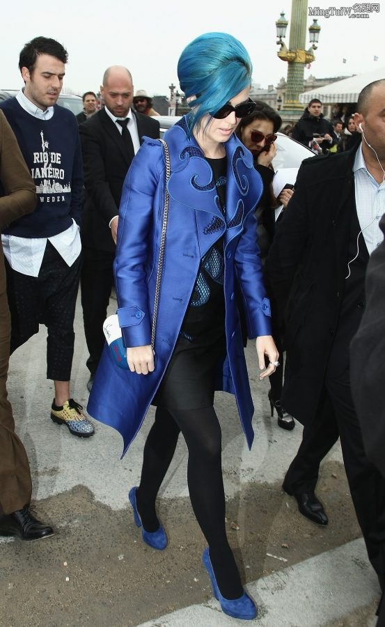 Katy Perry腿穿80D黑丝袜派头十足(13/20)