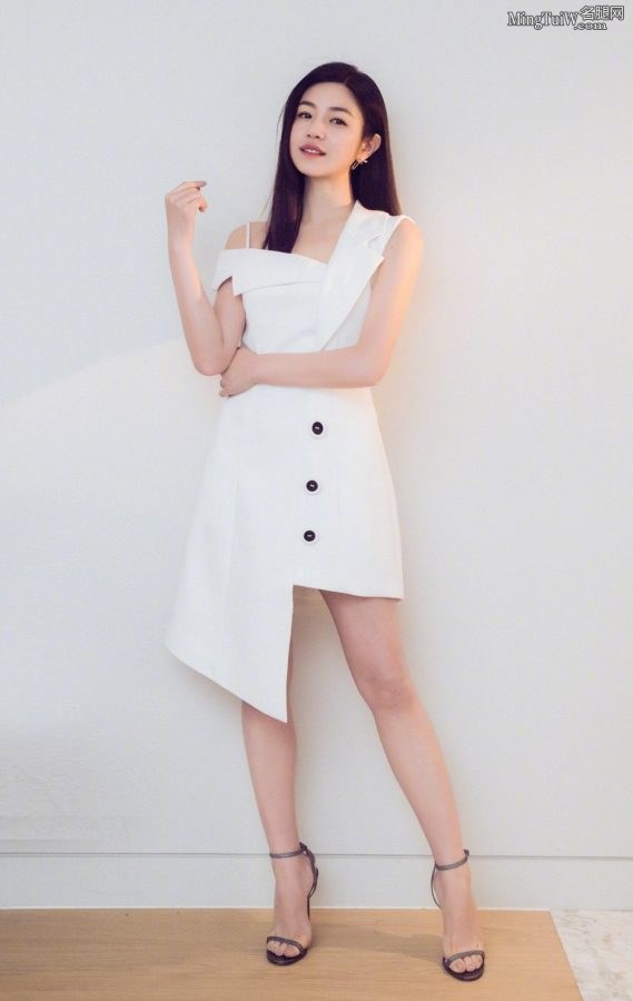 小龙女陈妍希的美腿玉足纯美亮相(1/5)