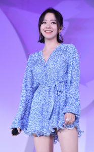 以后叫你张靓腿好不好?