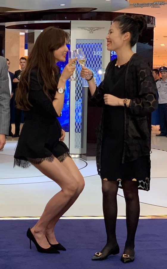 林志玲姐姐西装连体短裤美腿效果爆炸(16/18)