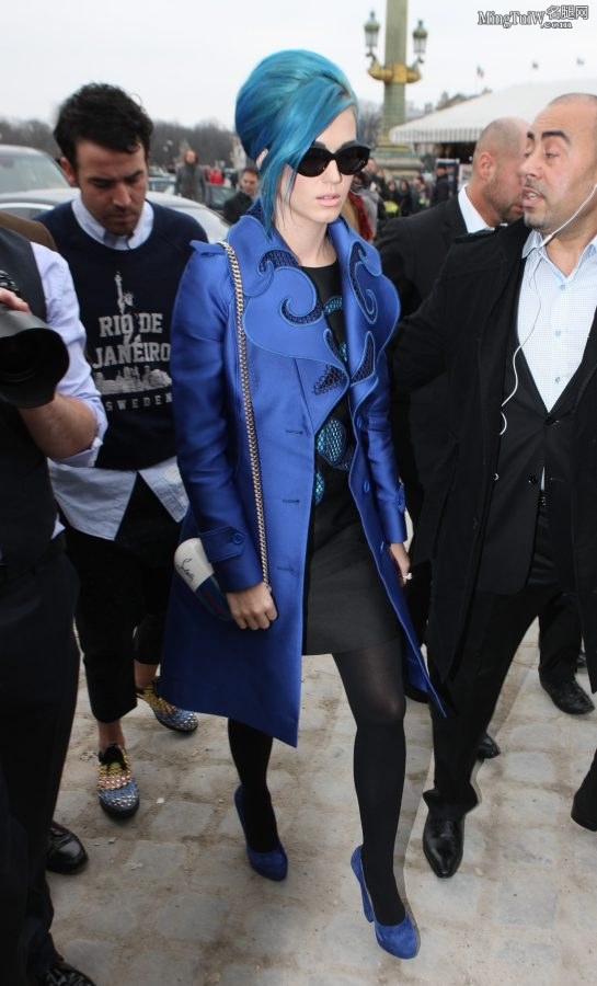 Katy Perry腿穿80D黑丝袜派头十足(12/20)