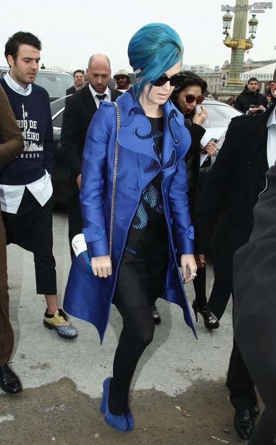 Katy Perry腿穿80D黑丝袜派头十足(14/20)