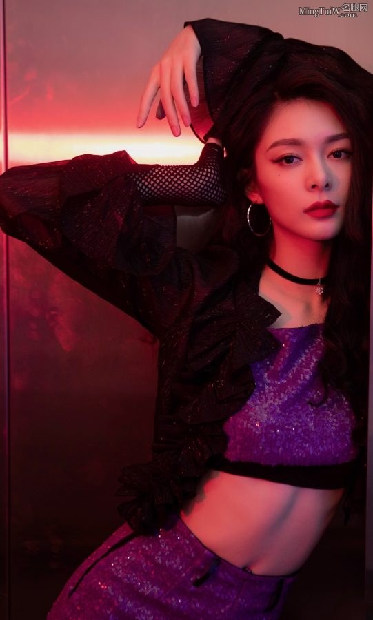 冷艳的大美女傅菁细腰长腿太好看(2/2)