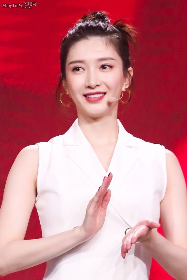 江疏影台上表演可爱舞蹈美腿吸睛(6/6)