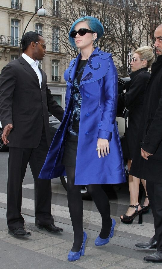Katy Perry looks great in 80D black pantyhose(16/20)