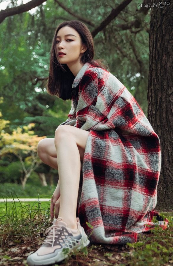 倪妮白皙的玉腿美照(1/13)