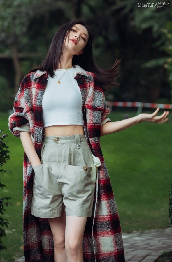倪妮白皙的玉腿美照(12/13)