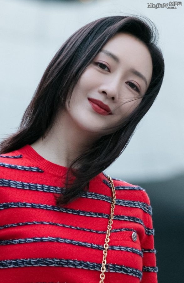 王鸥白皙直腿照片气质甜美勾人(9/11)
