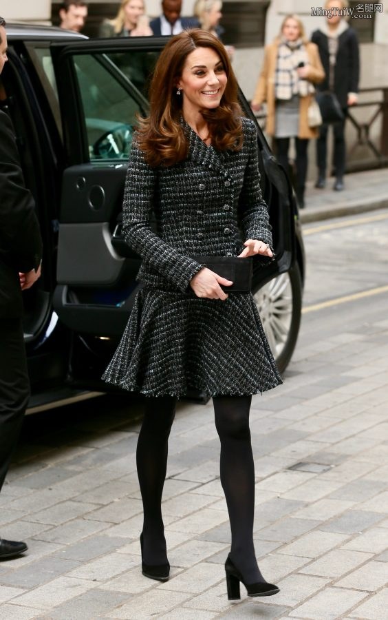 英国王妃凯特腿穿黑丝裤袜下车连拍（第7张/共13张）