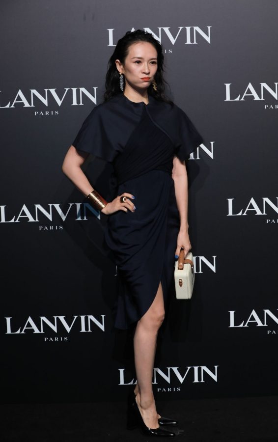 章子怡产后复工秀美腿踩高跟身材恢复几乎完美(12/15)