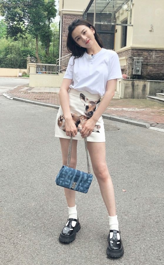 美腿少女宋祖儿青春靓丽惹人爱(1/3)