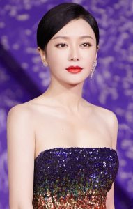 40多岁女人秦岚成熟魅力上围丰满