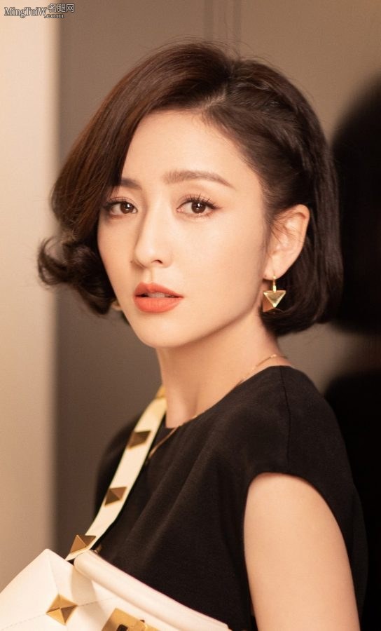 大长腿女明星佟丽娅的成熟韵味(4/6)