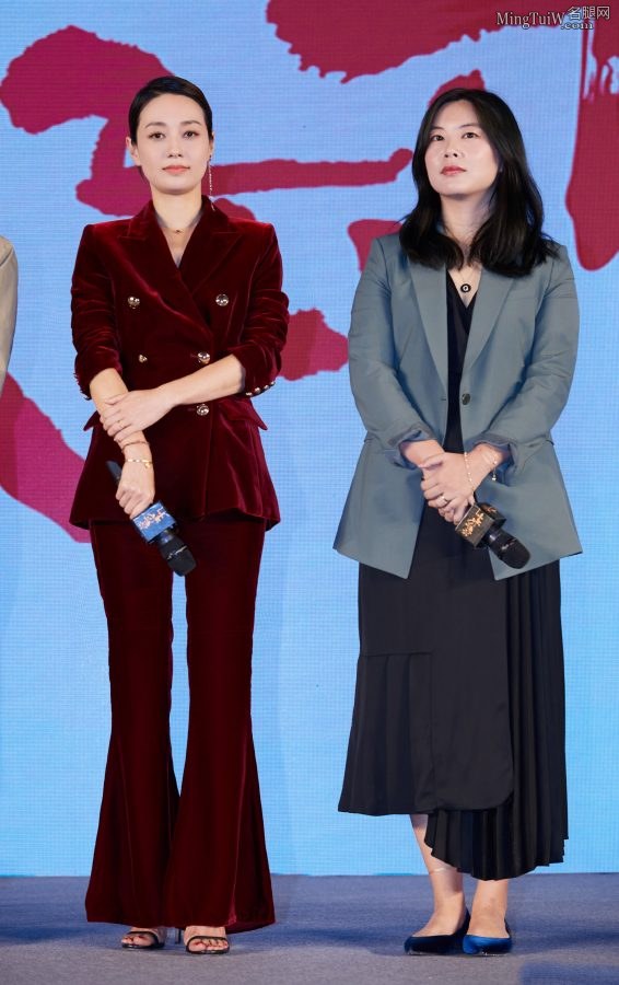 马伊琍气质成熟大气和姚晨两双高跟玉足(9/11)