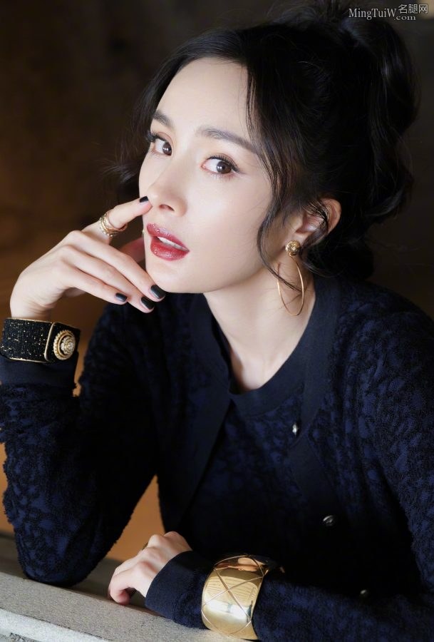 女明星杨幂美腿穿长靴小模样太好看了(9/9)