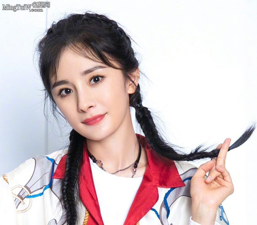 满满少女感的女明星杨幂双马尾小细腿(2/6)