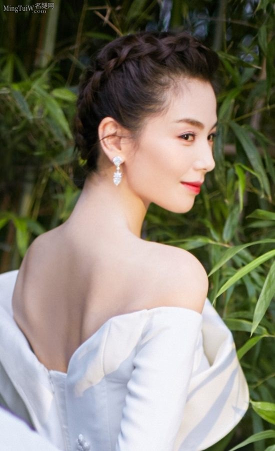 刘涛玉足穿Roger Vivier高跟鞋气质如梦幻女神(4/6)