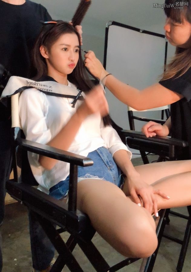 小姐姐蔡卓宜青春美好的大腿(1/3)