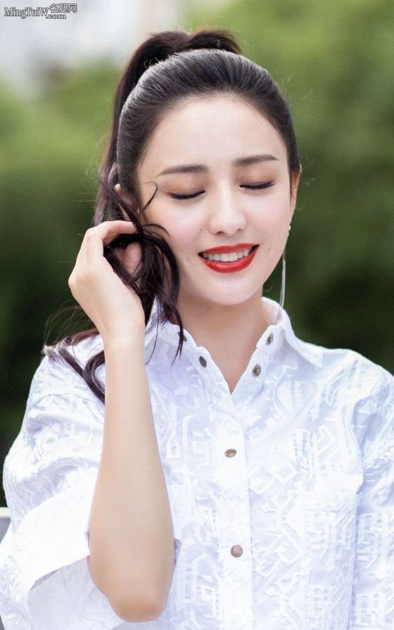 美丫丫佟丽娅红唇性感露美丫丫(4/4)