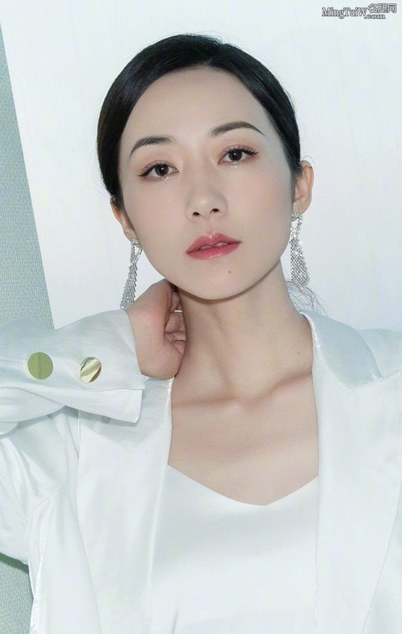 韩雪御姐气质脸美脚靓(6/8)