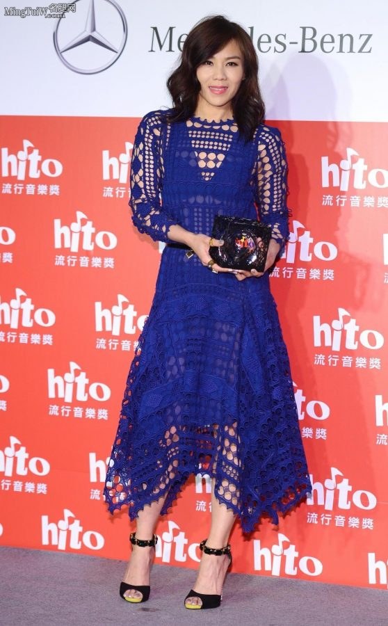 女歌手蔡健雅脚穿露趾高跟美腿半透(2/10)
