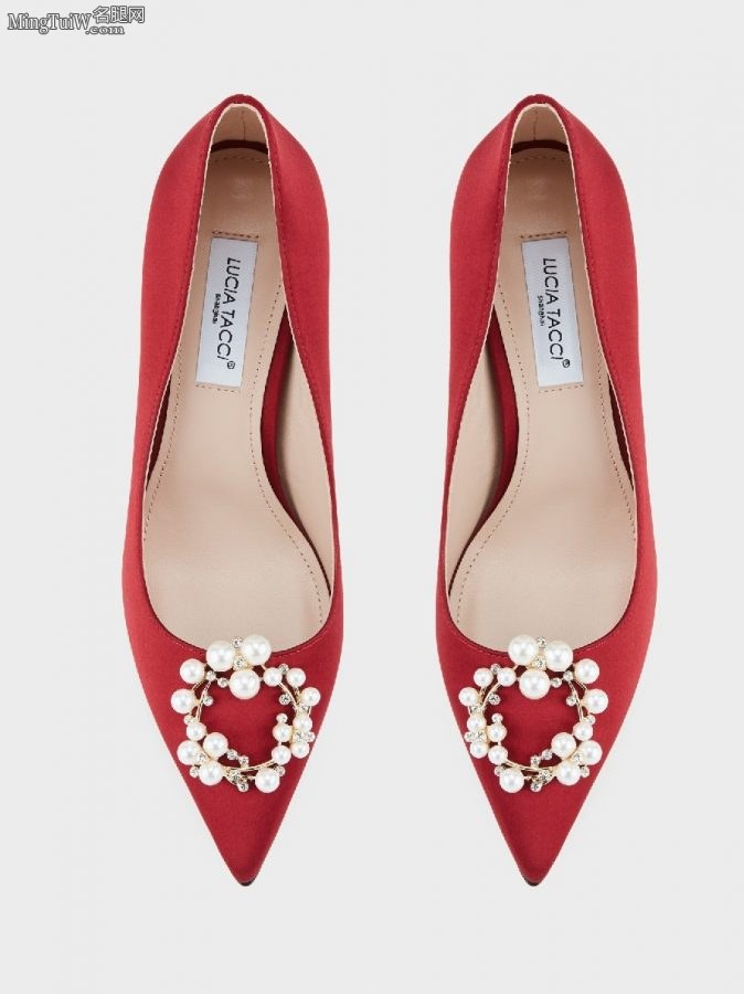 林志玲脚穿LUCIA TACCI红色丝绸珍珠装饰新娘婚礼高跟鞋（第5张/共5张）