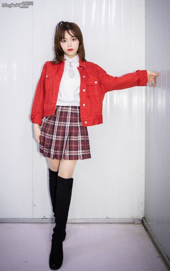 可爱美少女黄霄云黑色长靴(1/3)