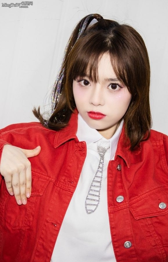 可爱美少女黄霄云黑色长靴(2/3)