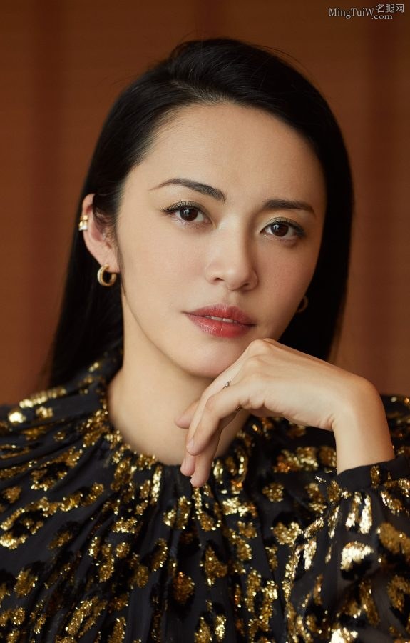 女明星姚晨尖头高跟美脚背(3/7)