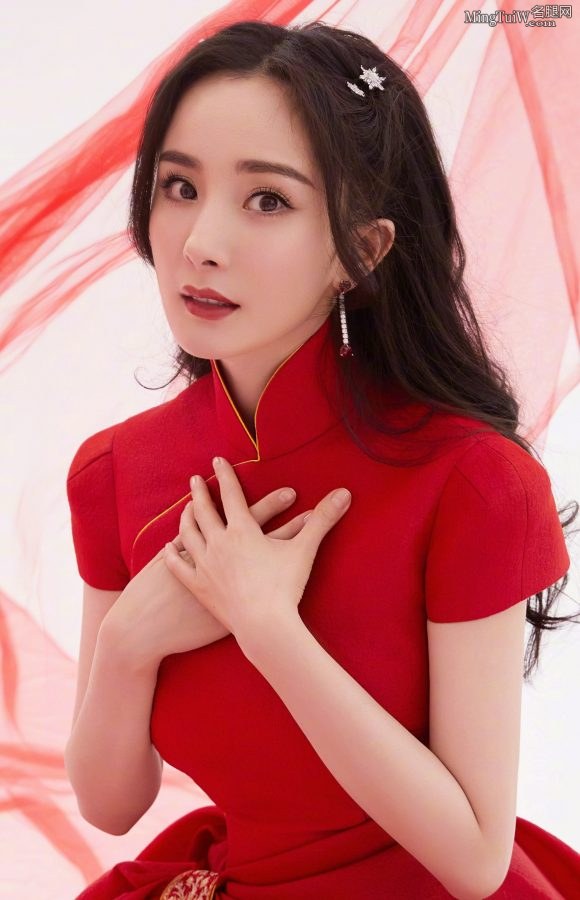杨幂精致美足踩防水台露趾高跟鞋锦绣美艳(3/4)