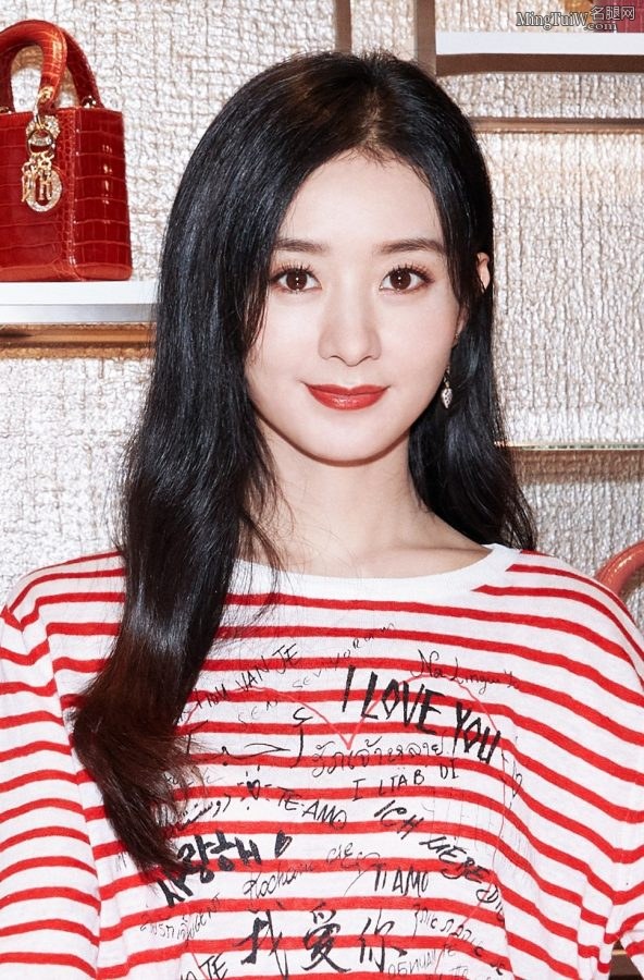 甜美可爱的女明星赵丽颖顶级细美腿(5/7)