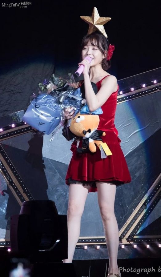韩国美女歌手李知恩美腿高跟演唱会（第54张/共61张）