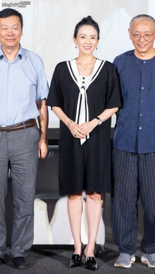 章子怡光滑美腿自信气质亮相(4/7)