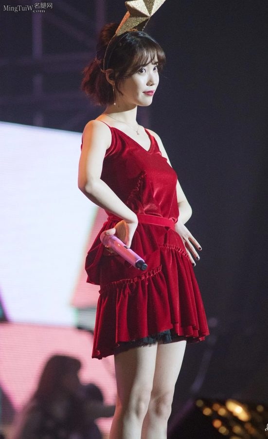 韩国美女歌手李知恩美腿高跟演唱会（第46张/共61张）