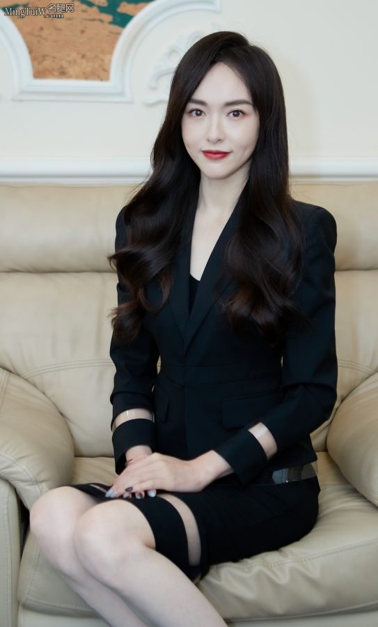 高挑美女唐嫣细腿美足在女明星里算顶级了(6/9)