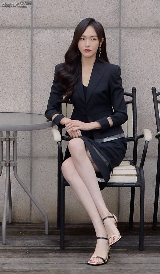 高挑美女唐嫣细腿美足在女明星里算顶级了(5/9)